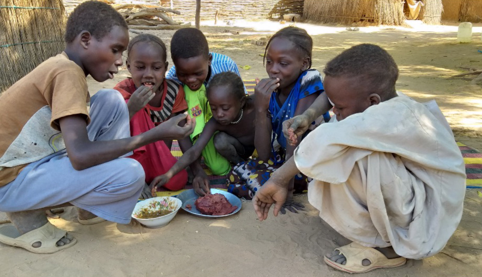 Pink Lady® is proud to support Storytellers, a project of the United Nations World Food Programme